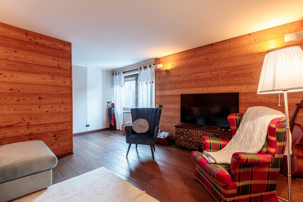 Top Airbnb: [Montblanc] Elegant Apartment with Mountain View in Pré Saint Didier