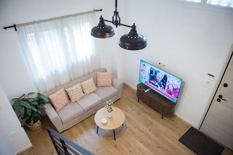 Top Airbnb: Athens Heart Loft • 5’ Metro • Walk to Acropolis in ΑΓΙΑΣ ΑΙΚΑΤΕΡΙΝΗΣ