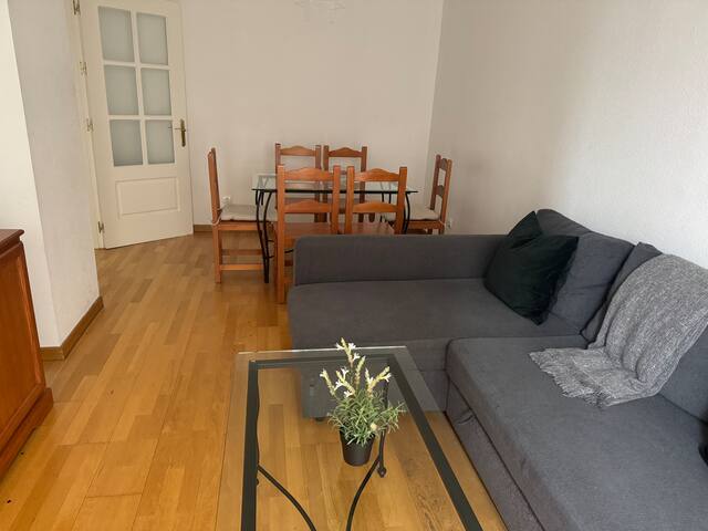 Apartamento barajas gallery image 2