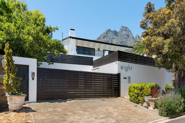 Spacious Home with Pool, Walk to Camps Bay Beach