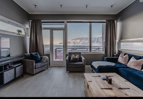 Top 1% Arctic Retreat • Private Lounge • Panoramic