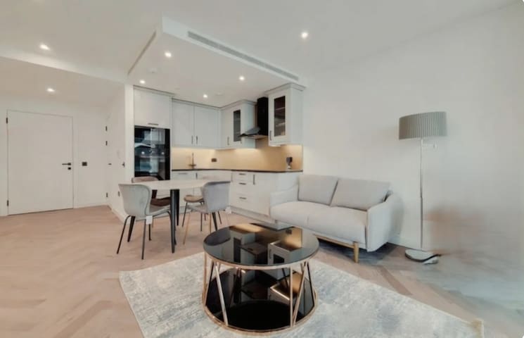 2BR Tower Bridge City Suite mins to Thames