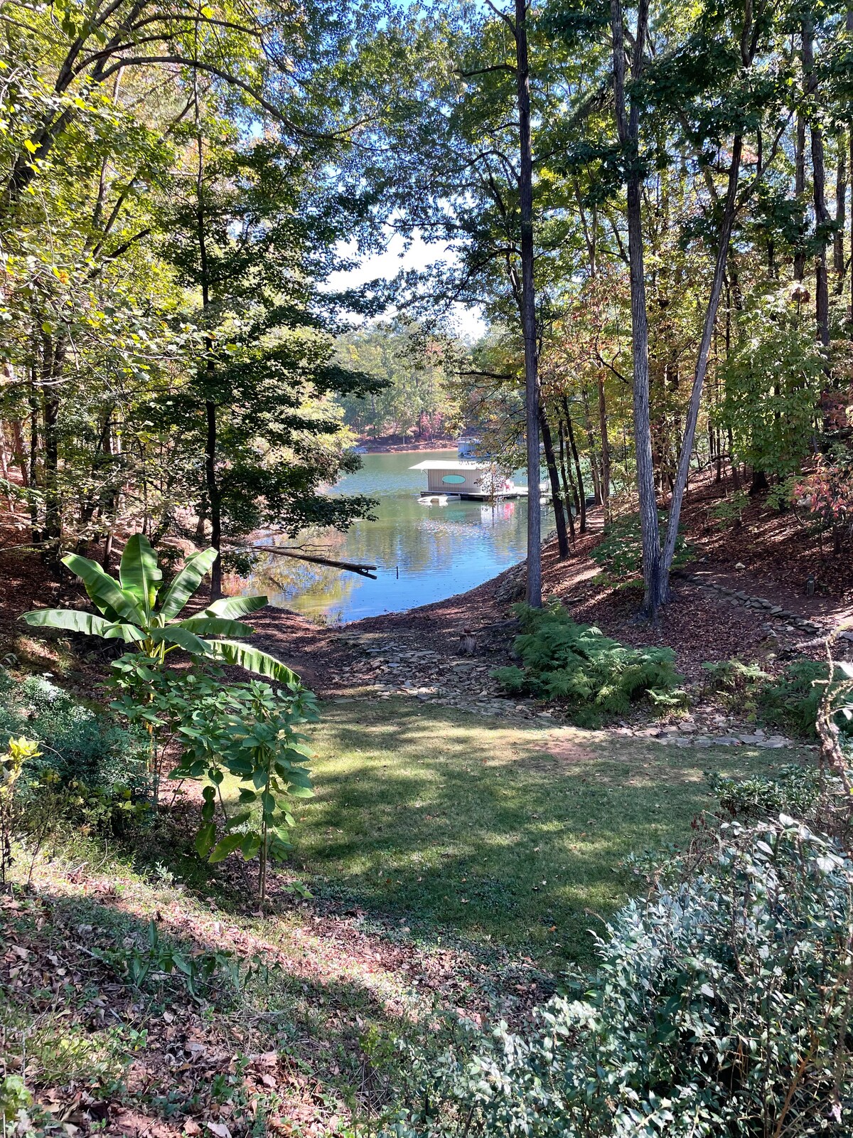 Beautiful Lake House Retreat - Private Lake Access