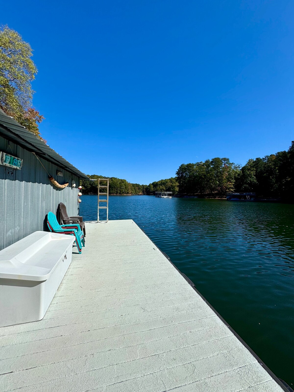Beautiful Lake House Retreat - Private Lake Access