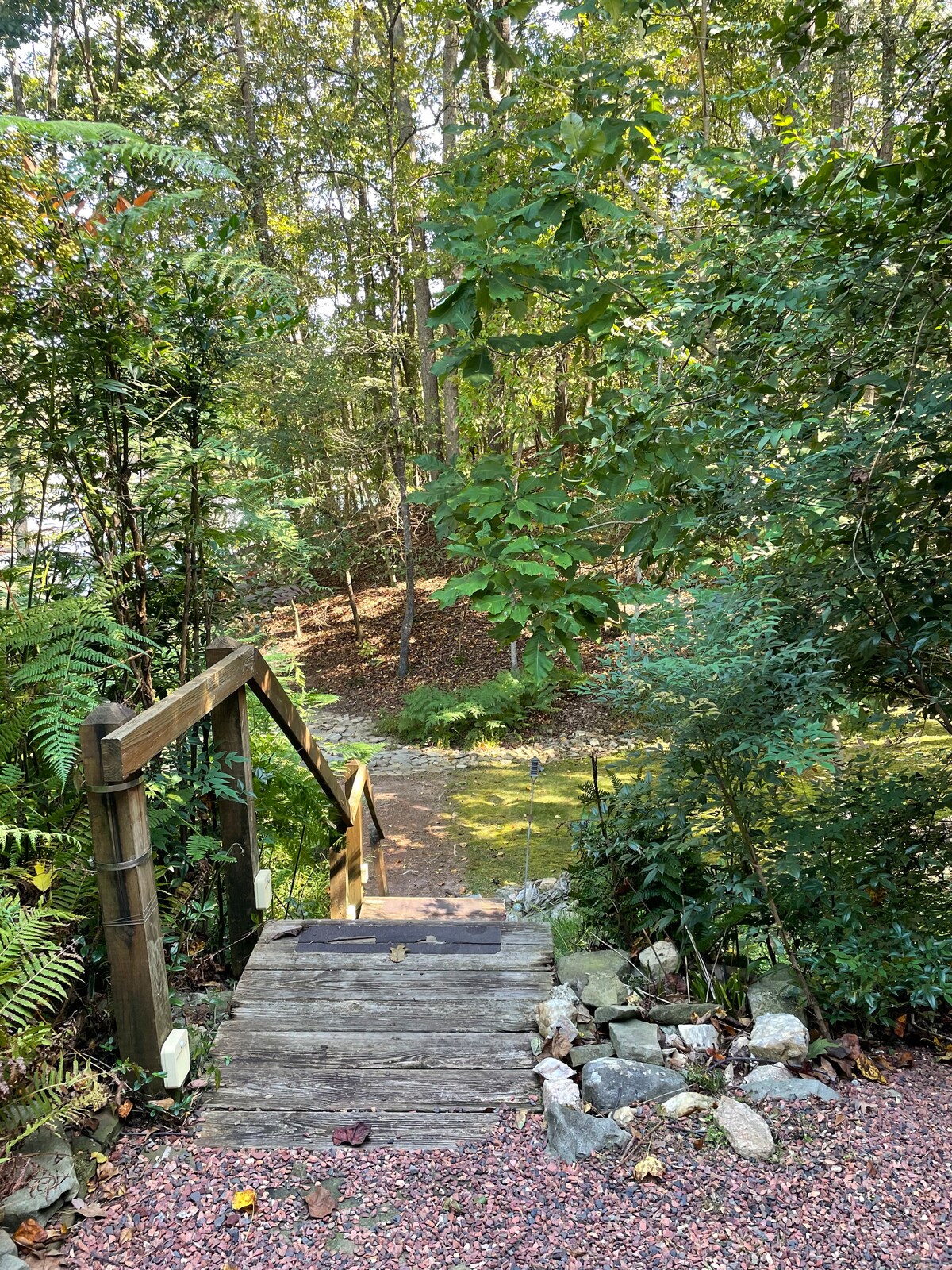 Beautiful Lake House Retreat - Private Lake Access