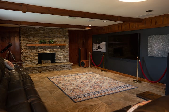 Riverwalk Getaway 4br/3fb - Newburgh, IN