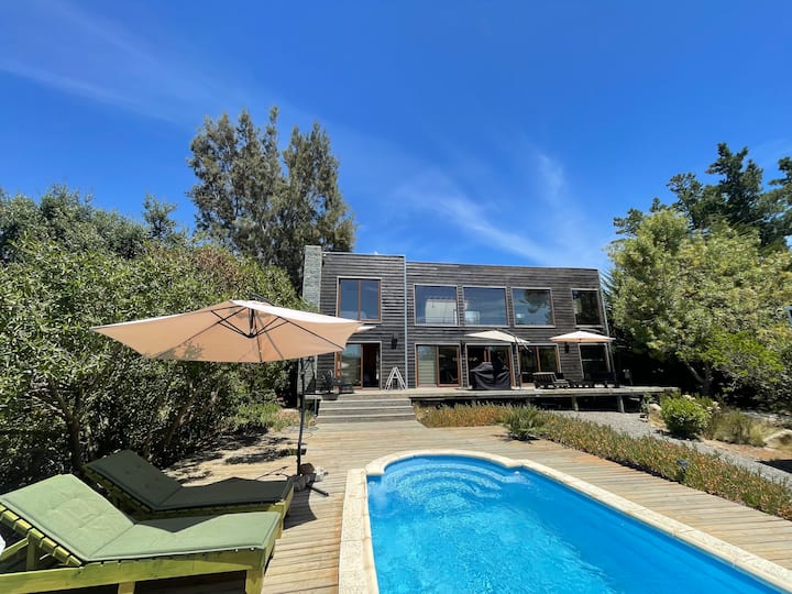 Casa En Tunquen Con Piscina Vista A La Naturaleza - Región de Valparaíso, Chile