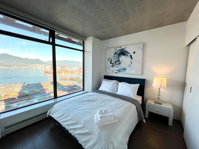 Ocean view apt DT Vancouver gallery image 3