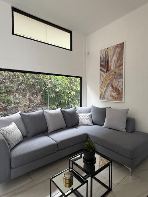 Top performing Airbnb: Minimalist House in Xochitepec