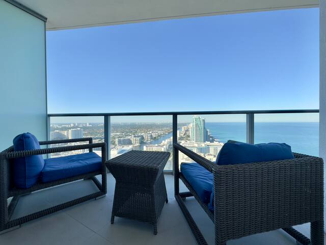 34th OCEAN VIEW Retreat 2/2 at LYFE @34th Floor gallery image 3