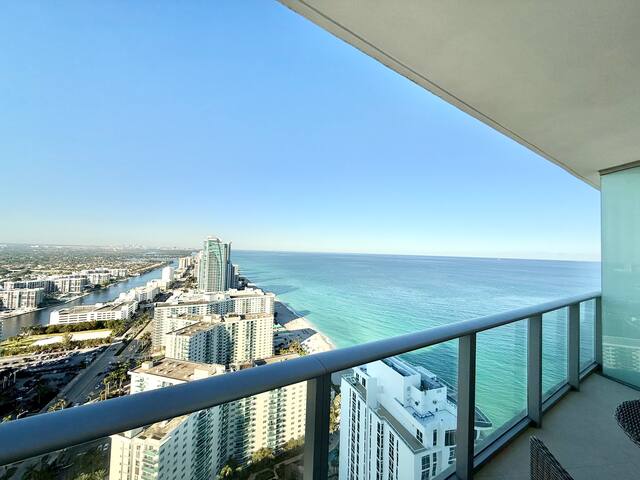 34th OCEAN VIEW Retreat 2/2 at LYFE @34th Floor gallery image 2