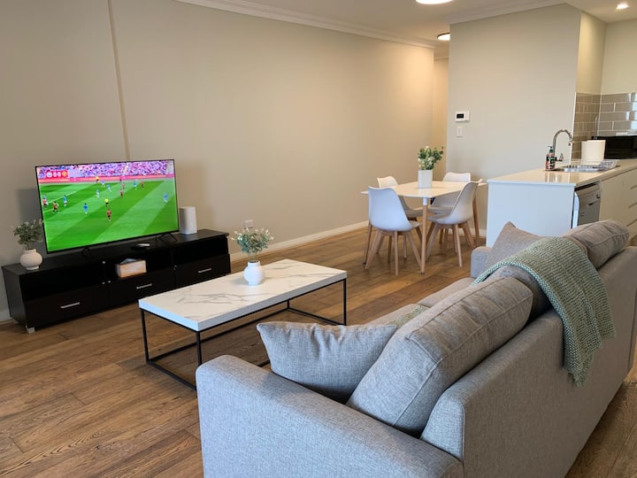 Large 2 Bedroom Apartment - Strathfield