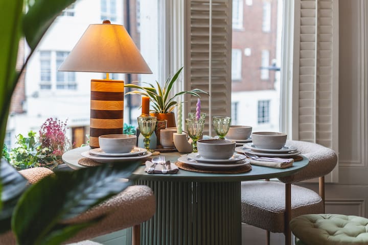 Spacious 2 bed Designer flat in Notting Hill