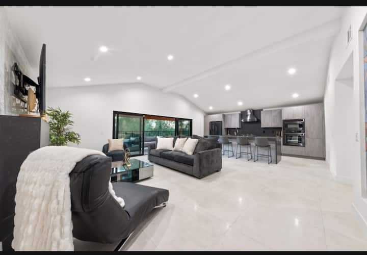 Beautiful Mountain View Getaway! - Calabasas, CA