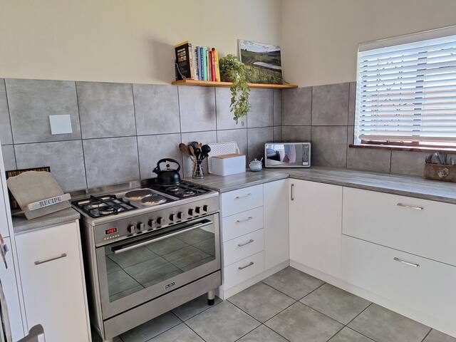 Central Claremont family home gallery image 5