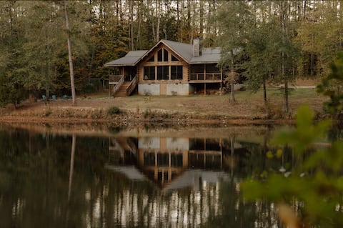 A Hidden Haven w/Fire Pit/Waterfront View