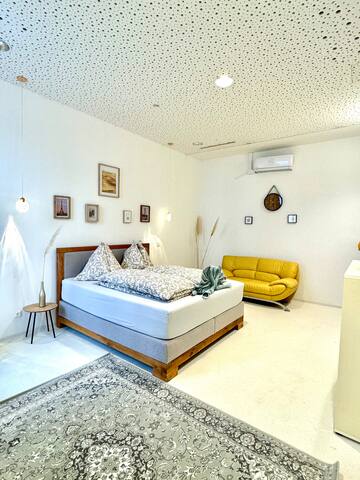 Central Vienna Apartment 140 m2 gallery image 2