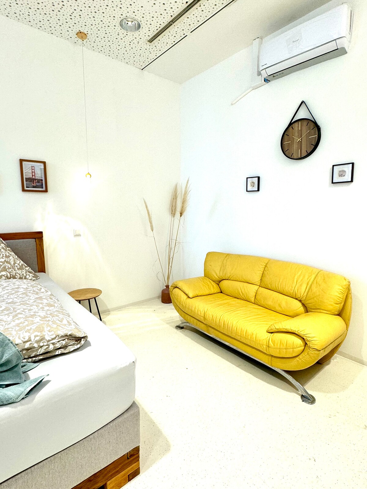 Bedroom 1 image 3