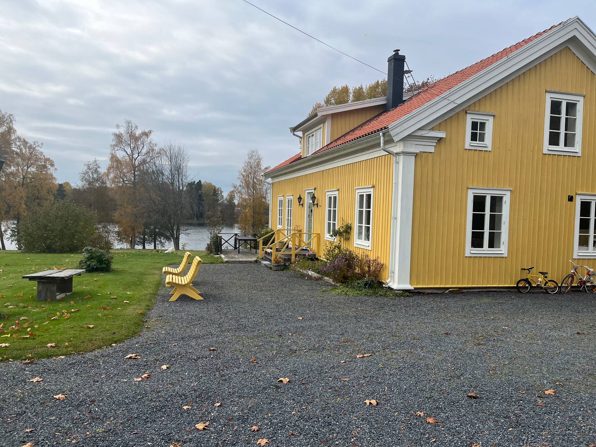 Rural idyll in a manor house environment