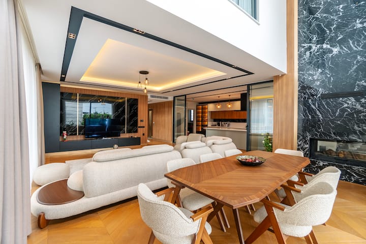 5-bedroom Villa W/ Heated Pool & Sauna - Turkey