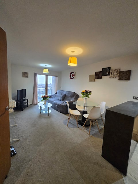 Top performing Airbnb: brilliant 2 bedroom apartment in Cheetham Hill