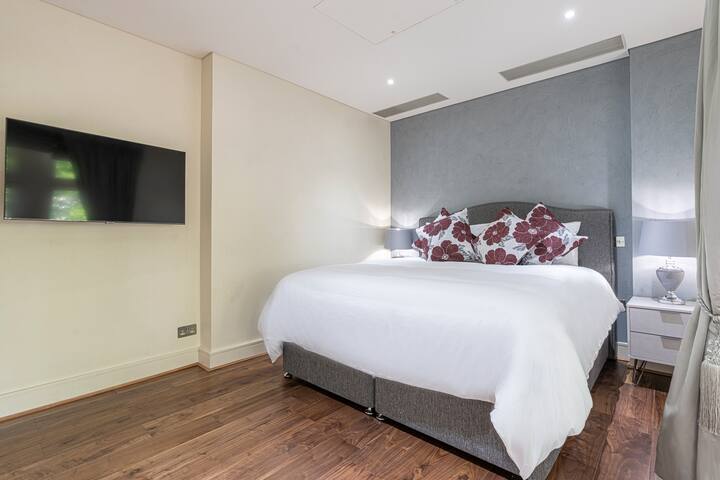 Cosy Central London 3 Bedroom gallery image 3