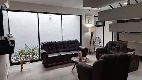 Top Airbnb: Unbeatable location, beautiful & modern apartment. in Tequila