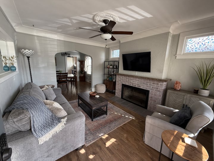 Charming Ferndale Bungalow - Oak Park, MI