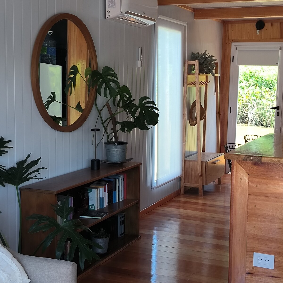 Successful Airbnb property: Houseboat in the delta, unique nights by the river in Partido De Tigre