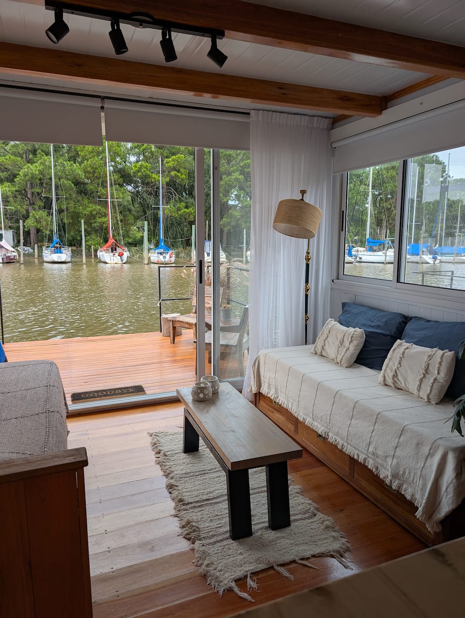 Sunny, a small houseboat in a quiet bay, San Fernando, Buenos Aires, Argentina, photo 5 of 10