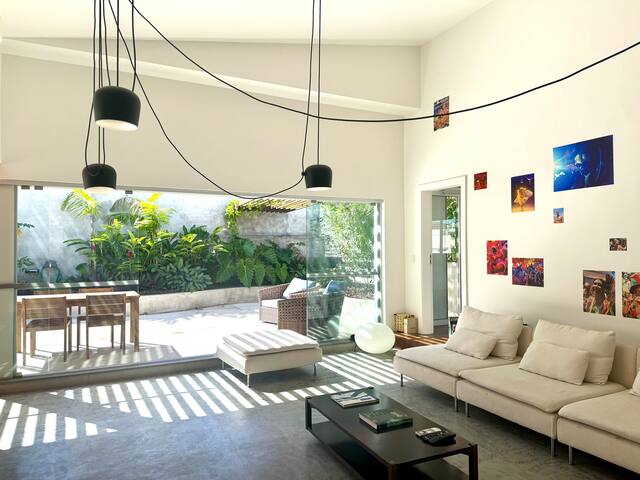 Luxury 160 m² Penthouse – Spacious, Bright & Green gallery image 5