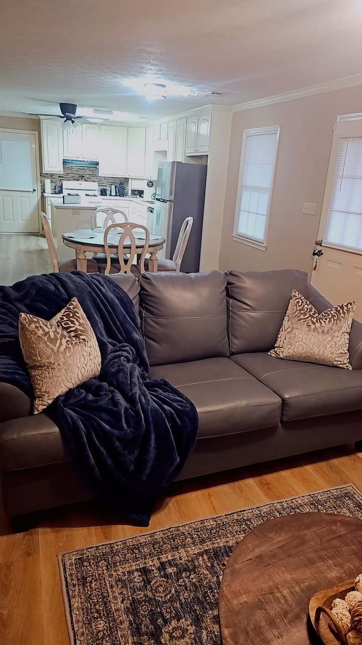 Naliah's Cozy Ranch - Conyers, GA