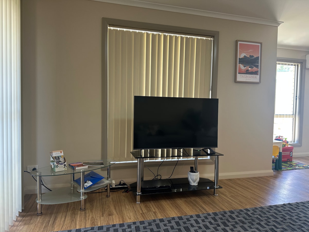 Top performing Airbnb: Relax @ quiet location in family friendly home in City Of Launceston