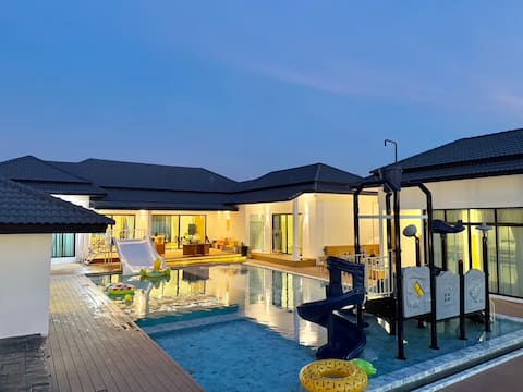 Grand Space Poolvilla