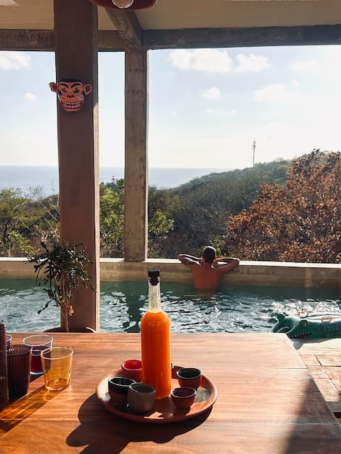 Casa Coyote; villa with ocean view & pool