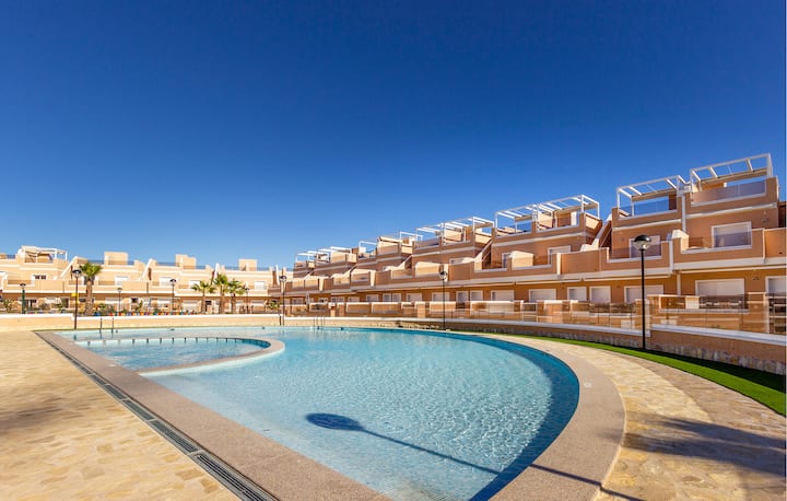 Gorgeous Home In Torre De La Horadada - La Manga