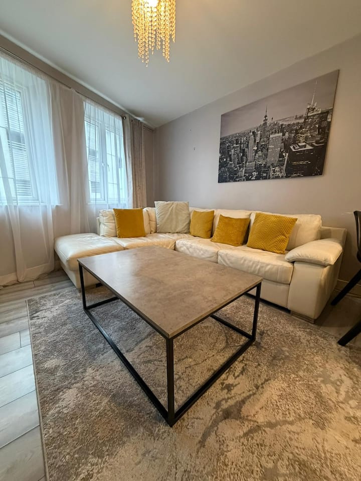 Historic Heart Of Limerick: Modern 2-bedroom Apt - Limerick