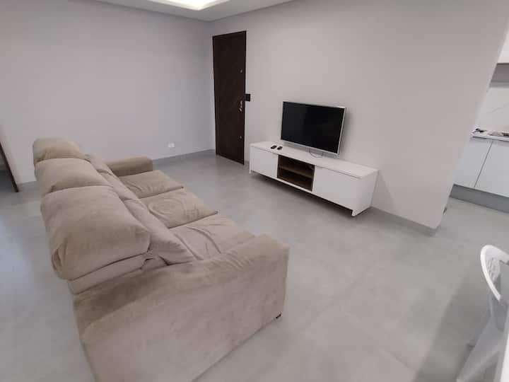 Televisor con canales abiertos.