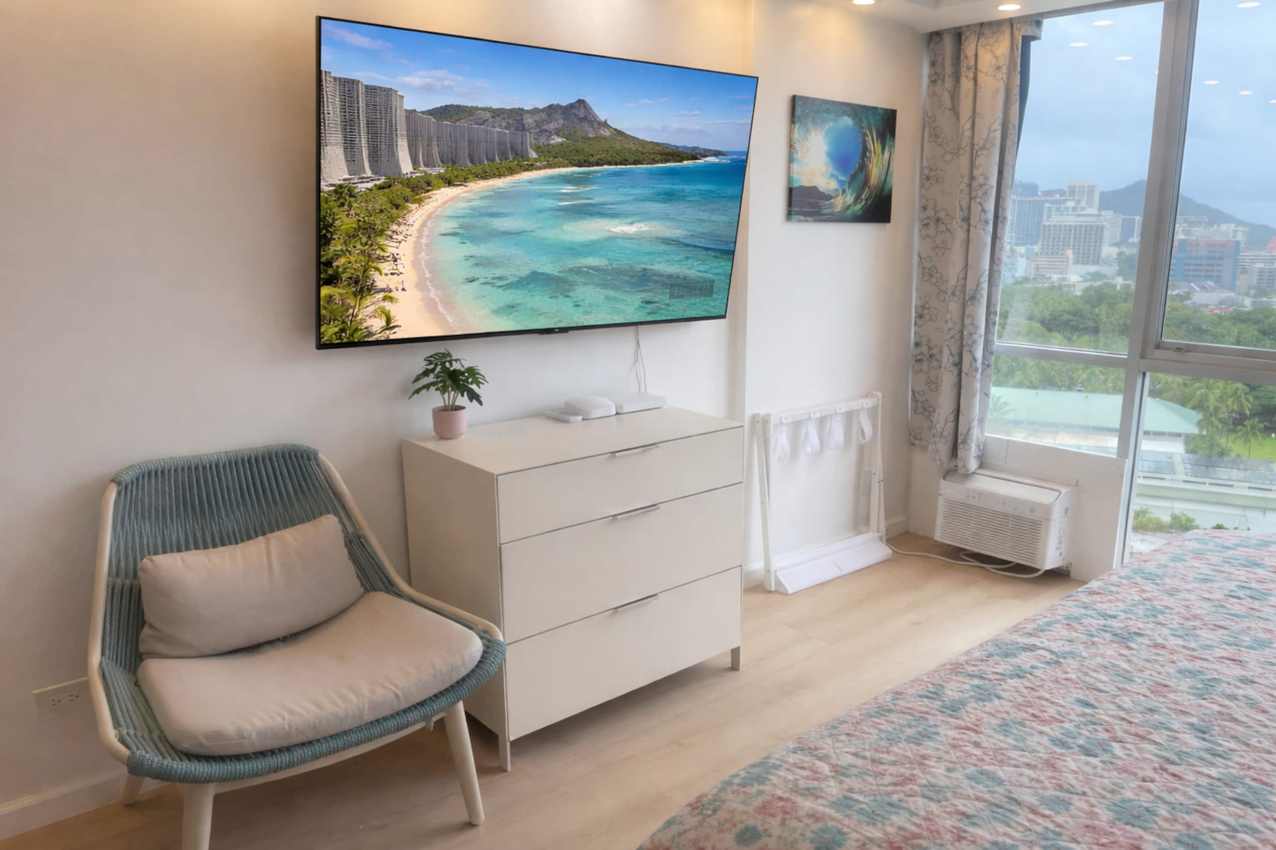 Condo in Honolulu · ★4.98 · Studio · 1 bed · 1 private bath - Image 4