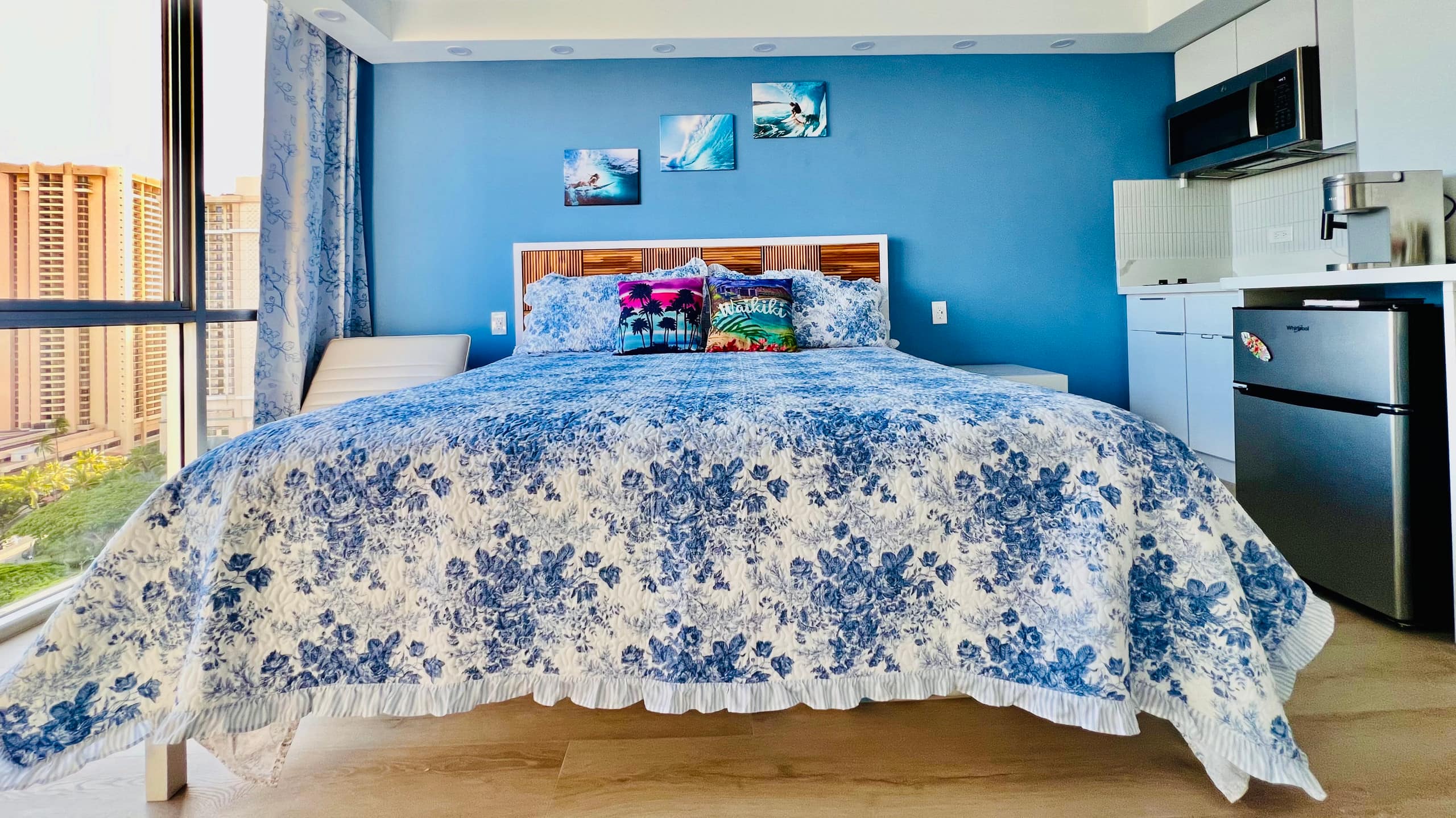 Condo in Honolulu · ★4.98 · Studio · 1 bed · 1 private bath - Image 2