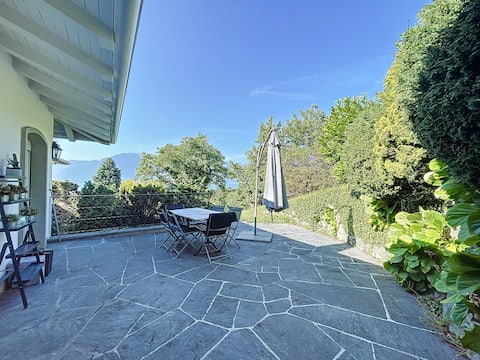 Cityside Villa with Views