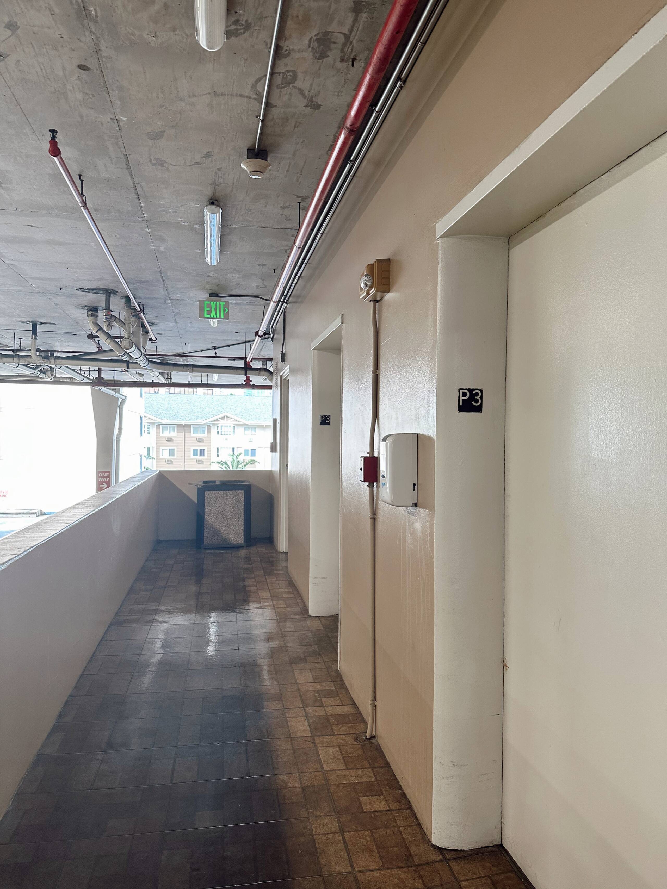 Condo in Honolulu · ★4.71 · Studio · 1 bed · 1 private bath - Image 25