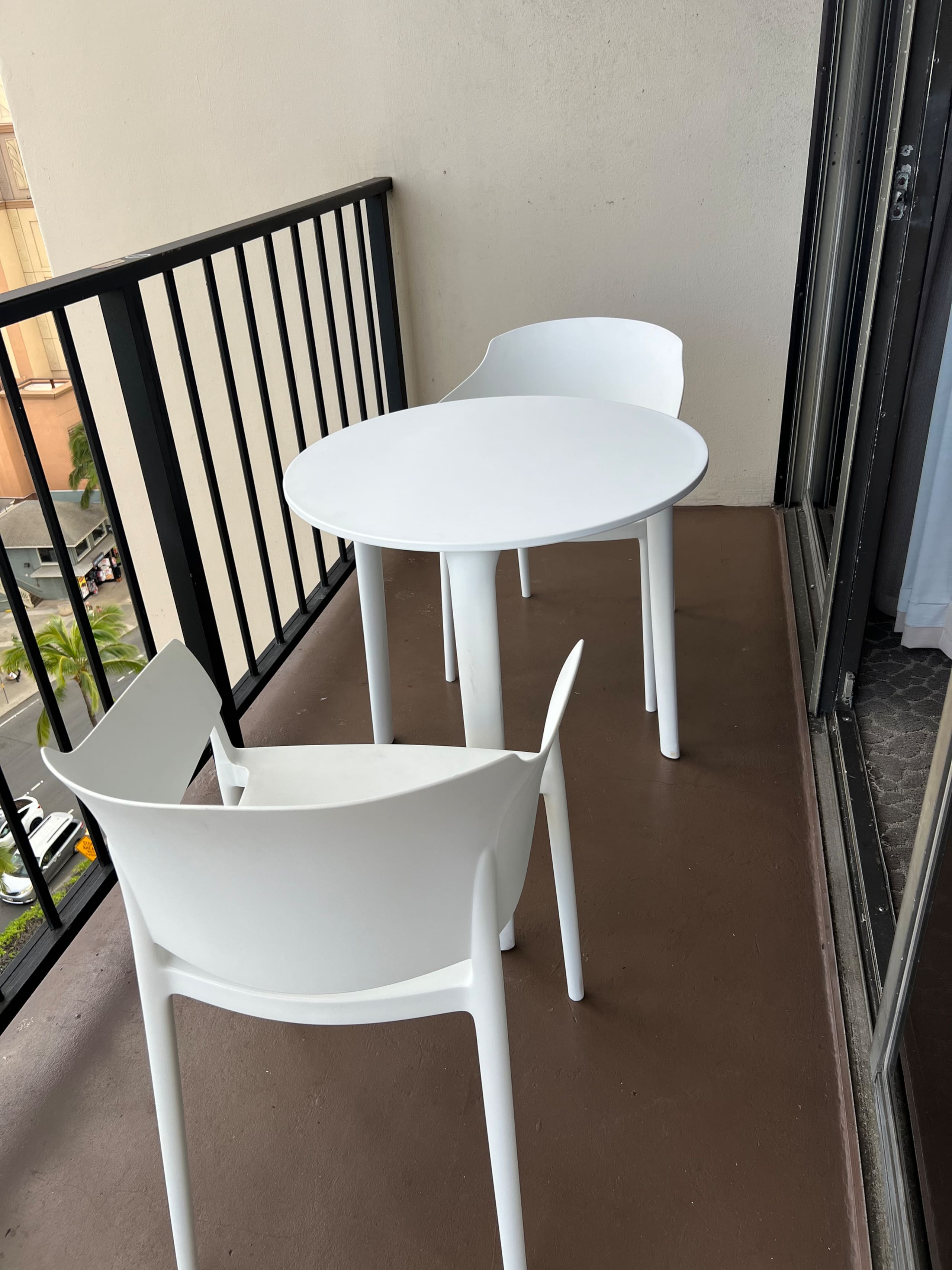 Condo in Honolulu · ★4.71 · Studio · 1 bed · 1 private bath - Image 4