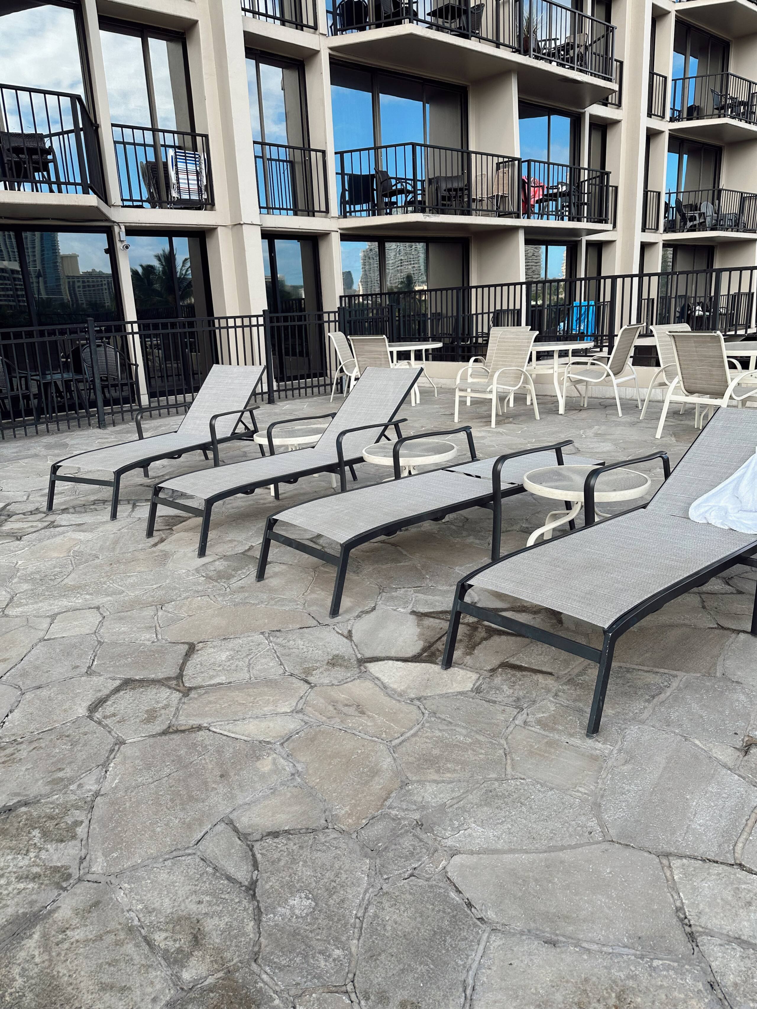 Condo in Honolulu · ★4.71 · Studio · 1 bed · 1 private bath - Image 27
