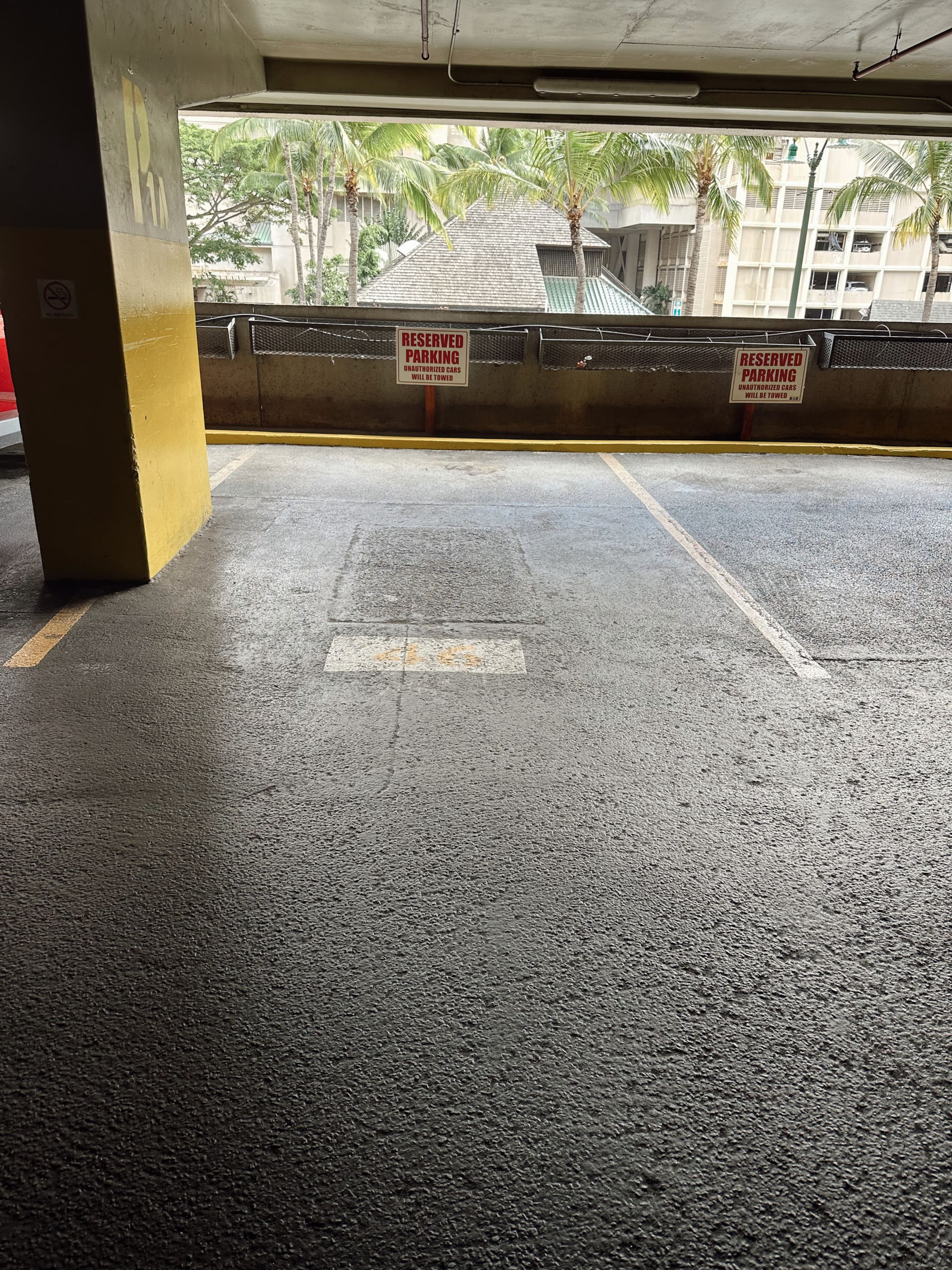 Condo in Honolulu · ★4.71 · Studio · 1 bed · 1 private bath - Image 20