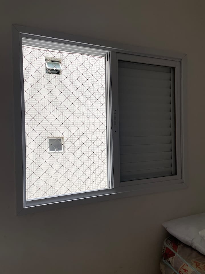 Всички прозорци със защитен екран!