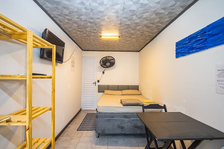 5 - Kitnet Bem Localizada! -