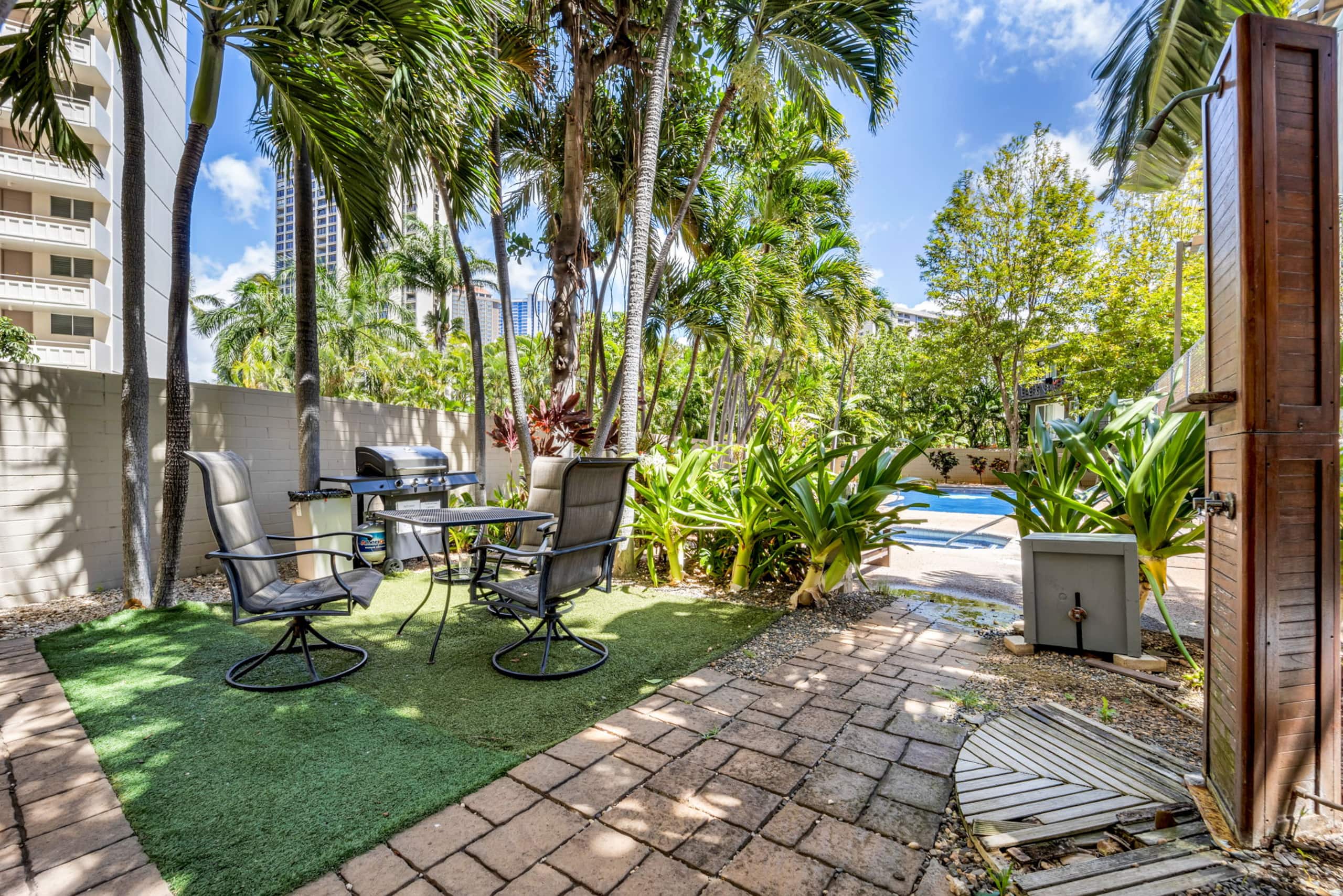 Oceanview Freshly Renovated+Free Parking+WiFi! - Image 26