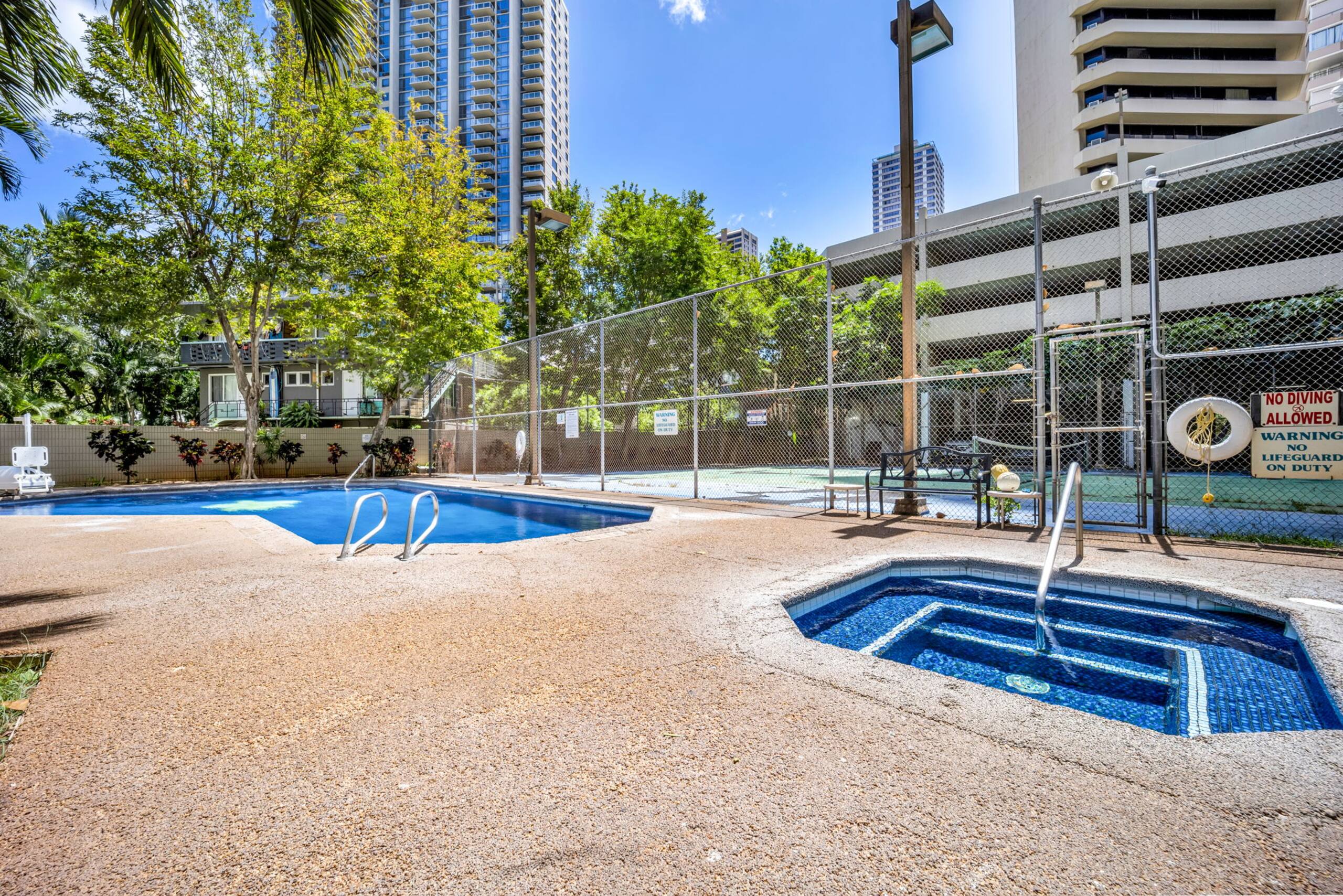 Oceanview Freshly Renovated+Free Parking+WiFi! - Image 25