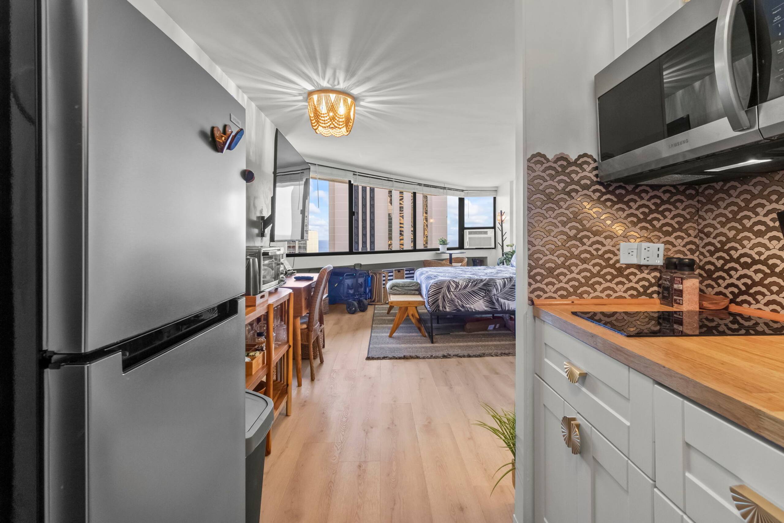 Oceanview Freshly Renovated+Free Parking+WiFi! - Image 7